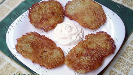 Драники со сметаной