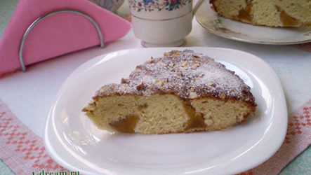 Пирог с персиками